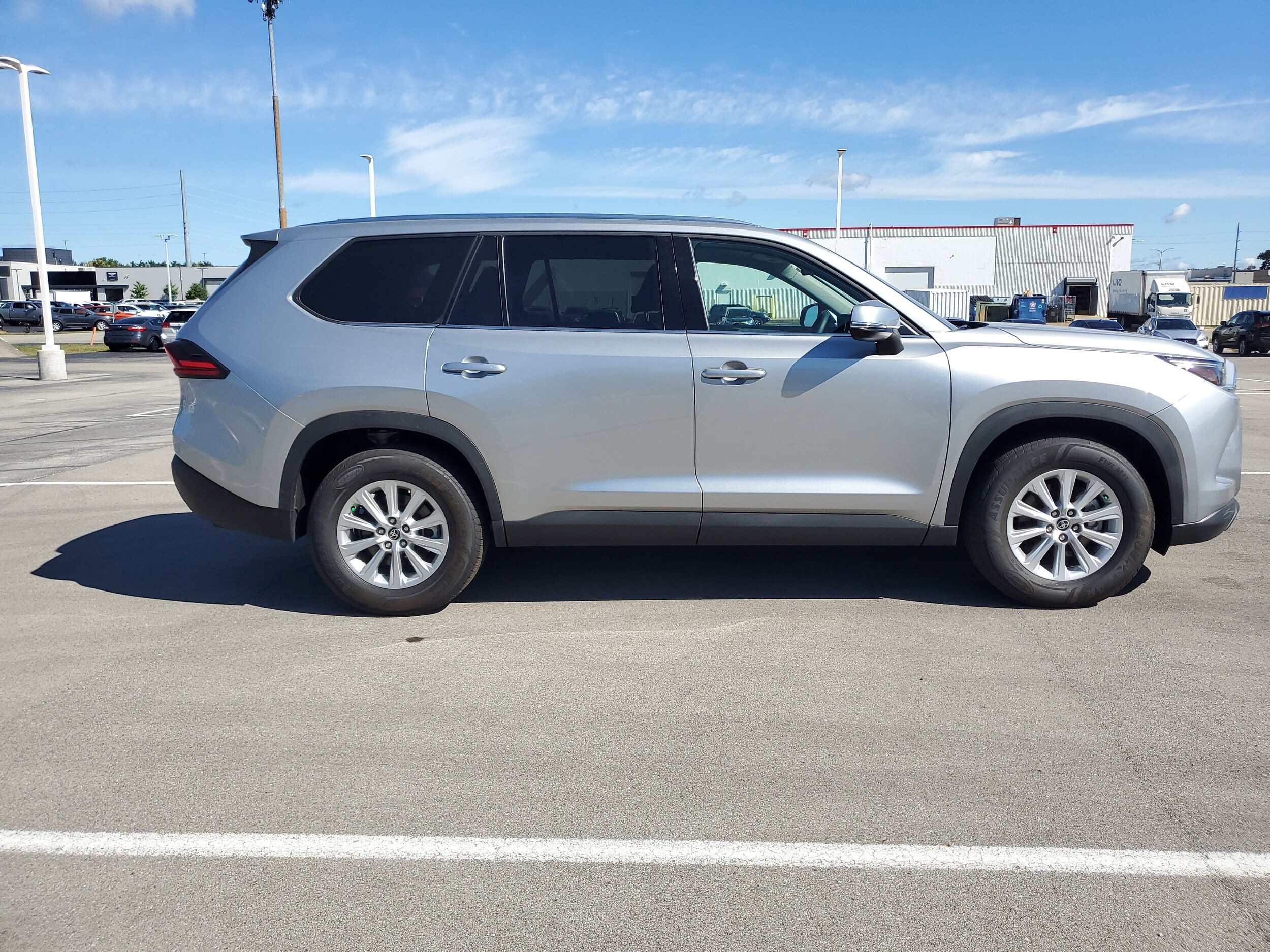 2025 Toyota Grand Highlander XLE photo 3