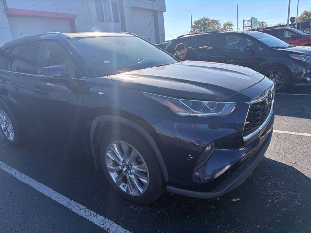 Used 2022 Toyota Highlander Limited SUV