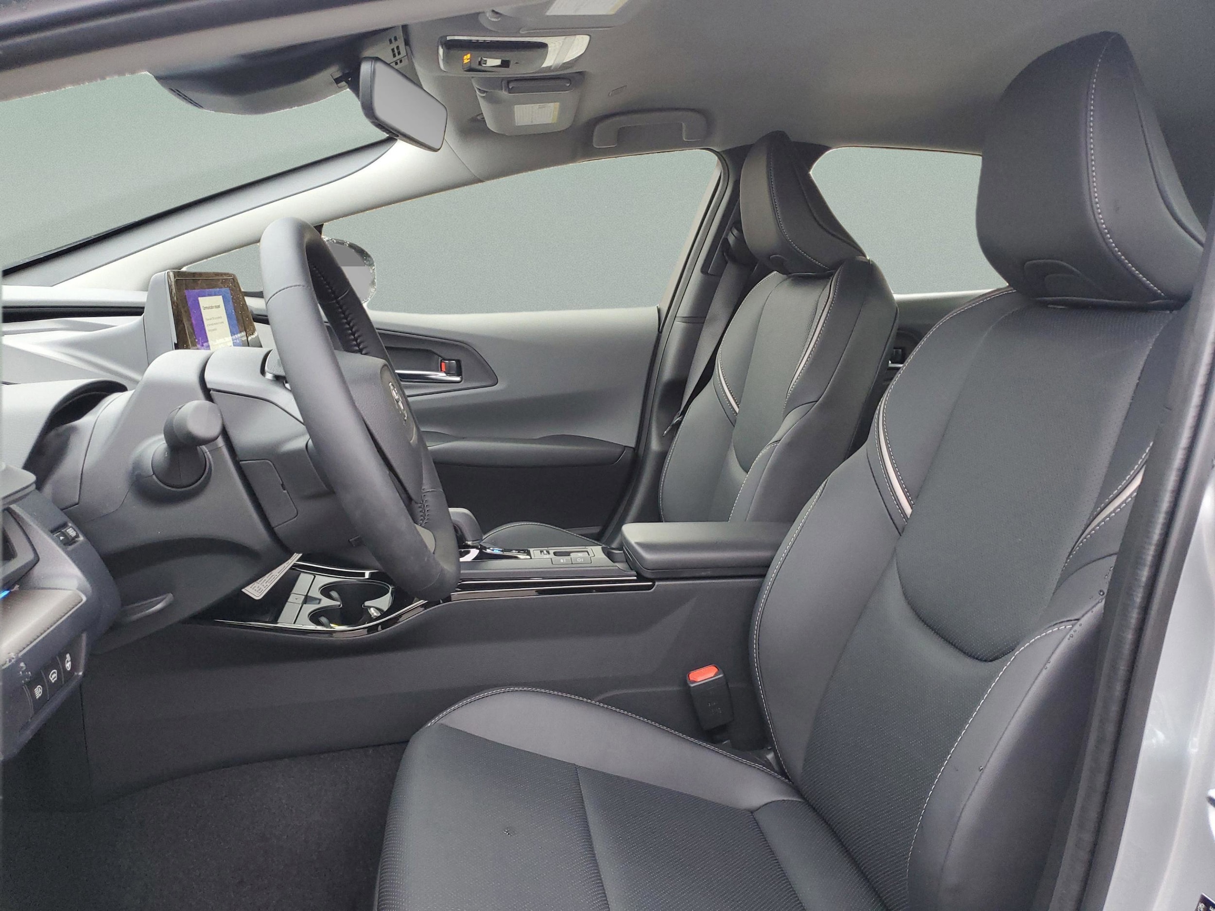 2026 Toyota Prius XLE - Photo 16