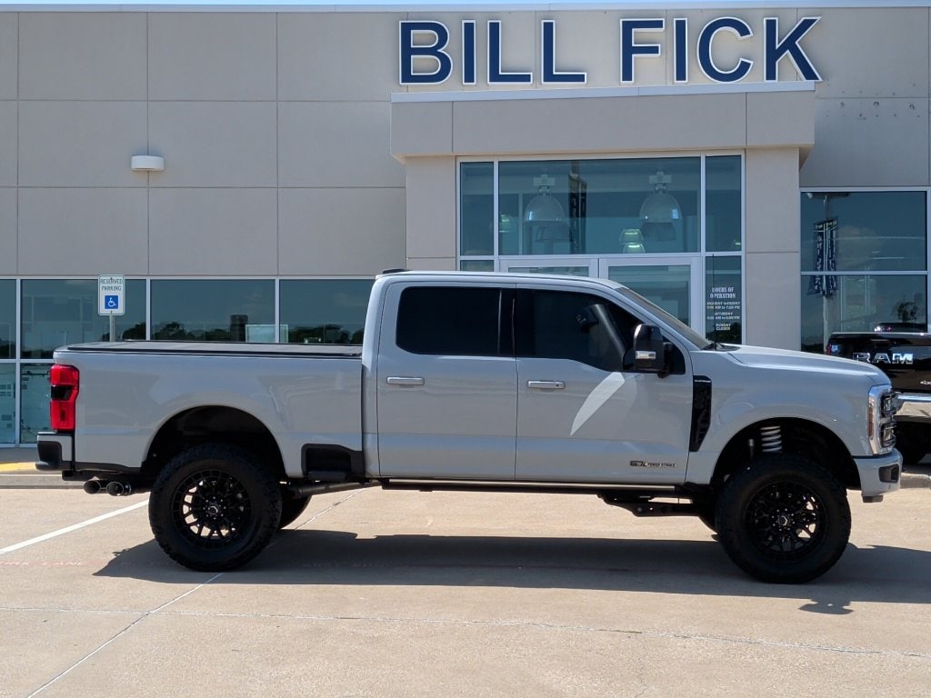 Used 2025 Ford F-250SD Platinum Truck