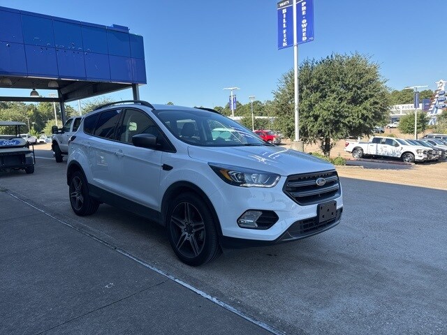 2019 Ford Escape SEL photo 2
