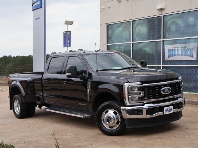 2024 Ford F-350 Super Duty Lariat's photo