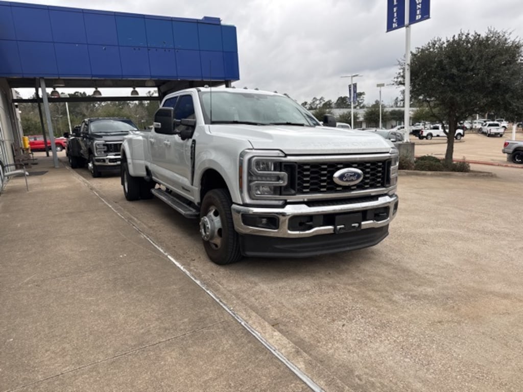Used 2025 Ford F-350SD Lariat Truck