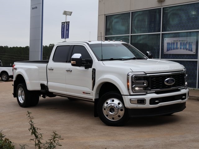 2024 Ford F-450 Super Duty Limited's photo