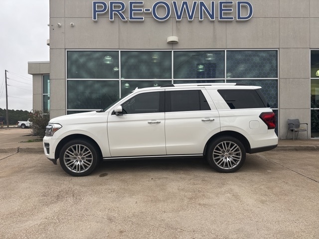 2022 Ford Expedition Limited's photo