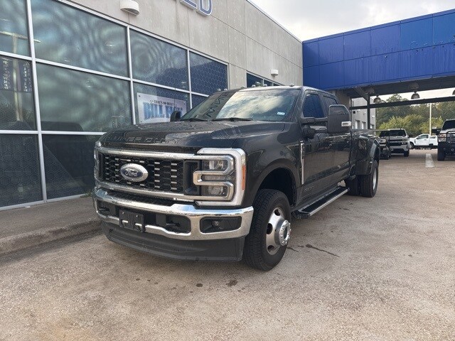 2023 Ford F-350 photo 4