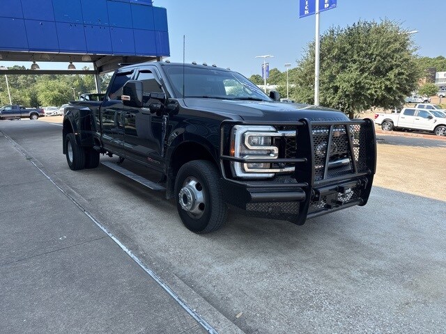 2024 Ford F-350 photo 2