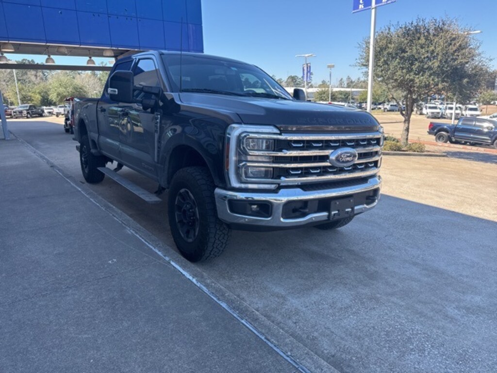 Used 2024 Ford F-250SD Lariat Truck
