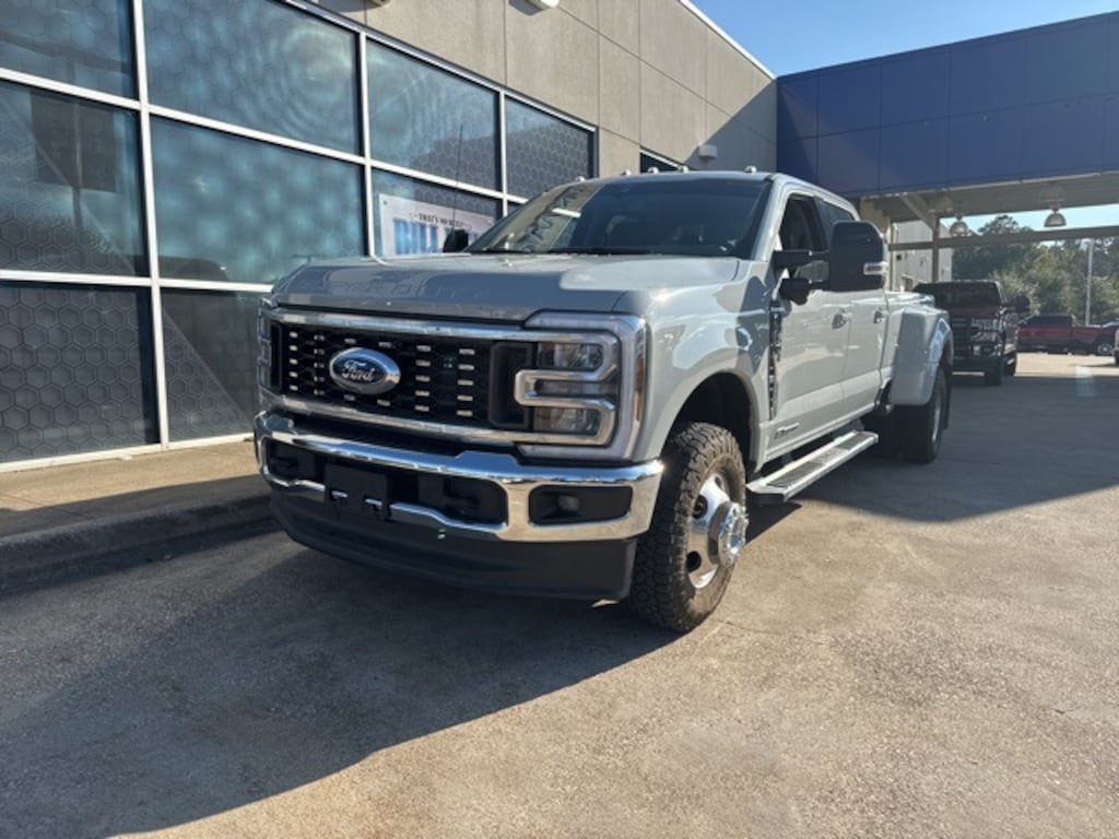 Used 2025 Ford F-350SD Lariat Truck