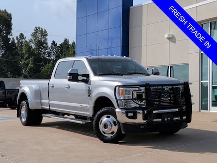2022 Ford F-350SD Lariat Truck
