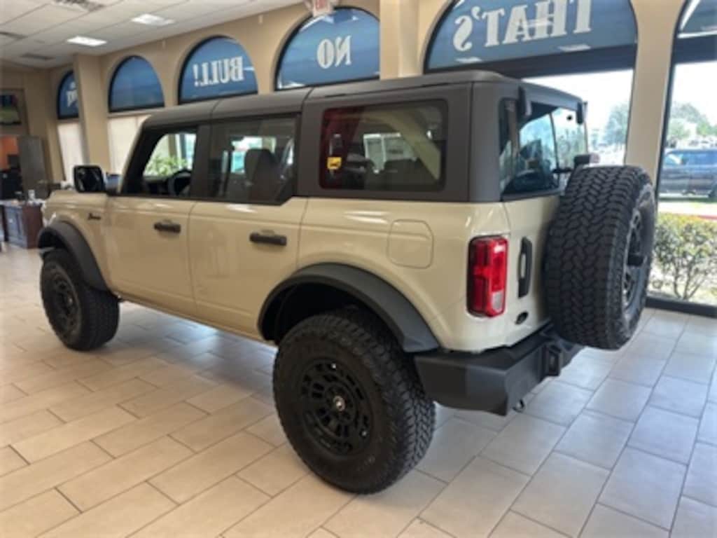 New 2025 Ford Bronco Base SUV
