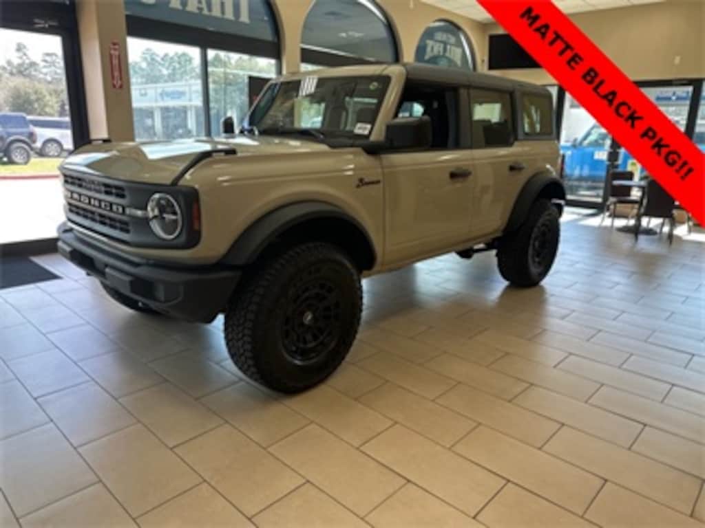 New 2025 Ford Bronco Base SUV