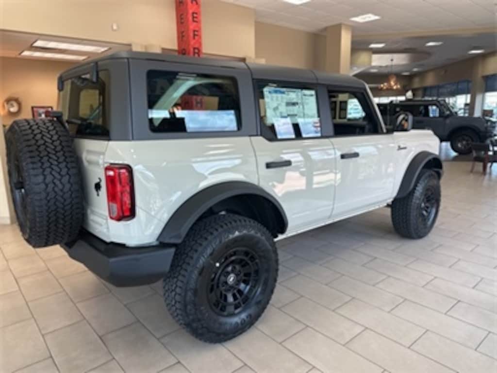 New 2025 Ford Bronco Base SUV