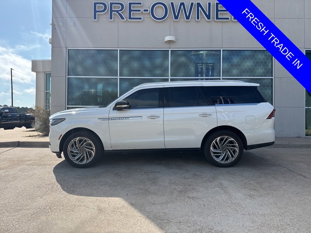 2025 Lincoln Navigator Reserve 4WD's photo
