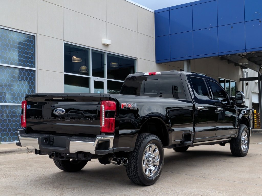 Used 2023 Ford F-350SD Lariat Truck