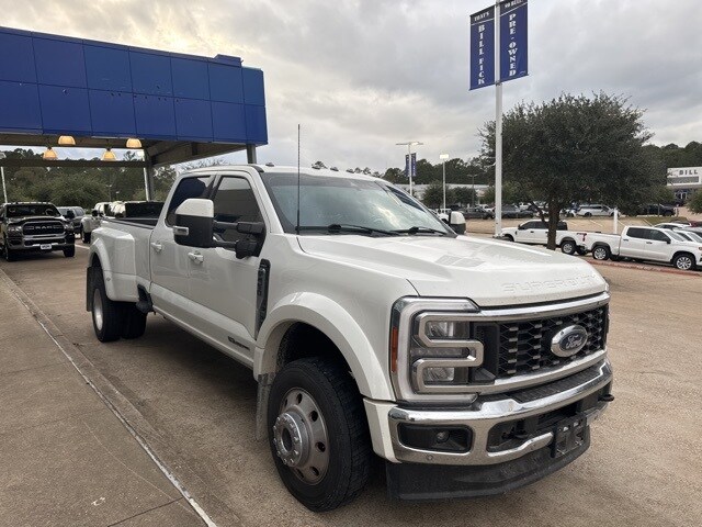 2023 Ford F-450 photo 3