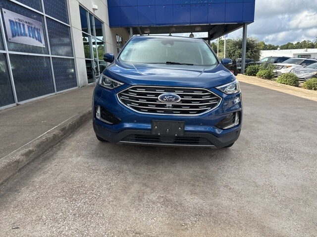 2020 Ford Edge Titanium photo 2