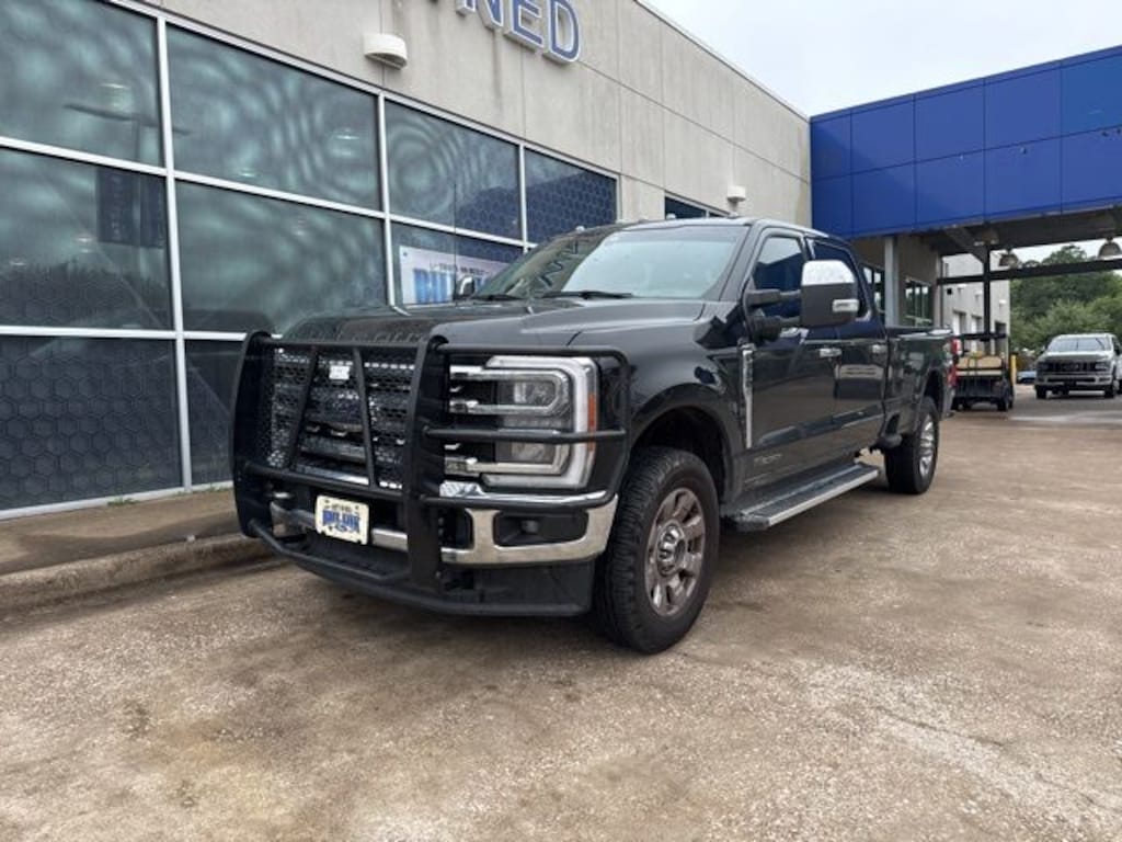 Used 2023 Ford F-350SD Lariat Truck