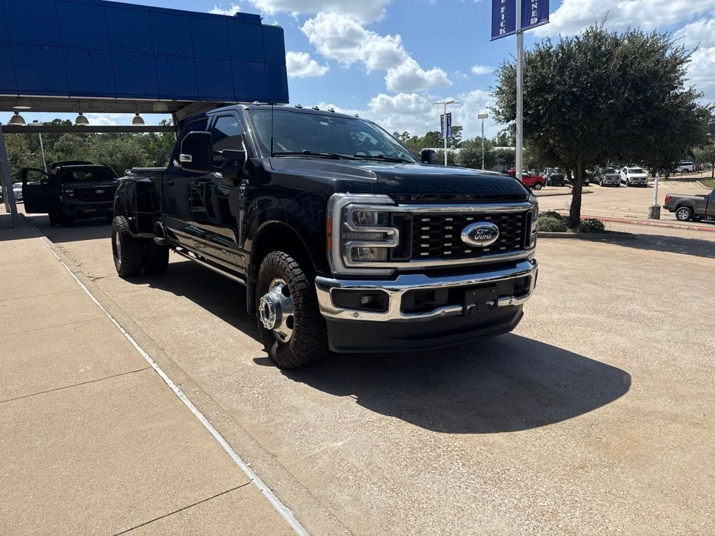 Used 2023 Ford F-350SD Lariat Truck