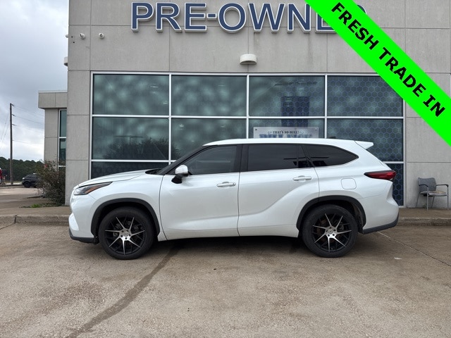 2022 Toyota Highlander L's photo