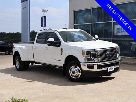 2022 Ford F-350SD Lariat Truck