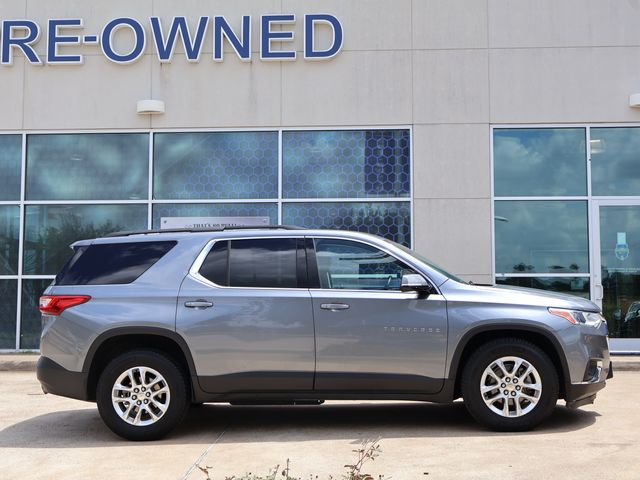 Used 2020 Chevrolet Traverse 1LT with VIN 1GNERGKW9LJ294512 for sale in Huntsville, TX