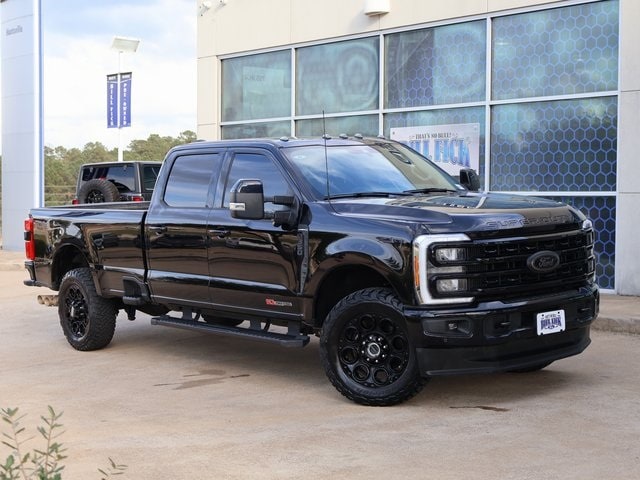 2023 Ford F-350 Super Duty Lariat's photo