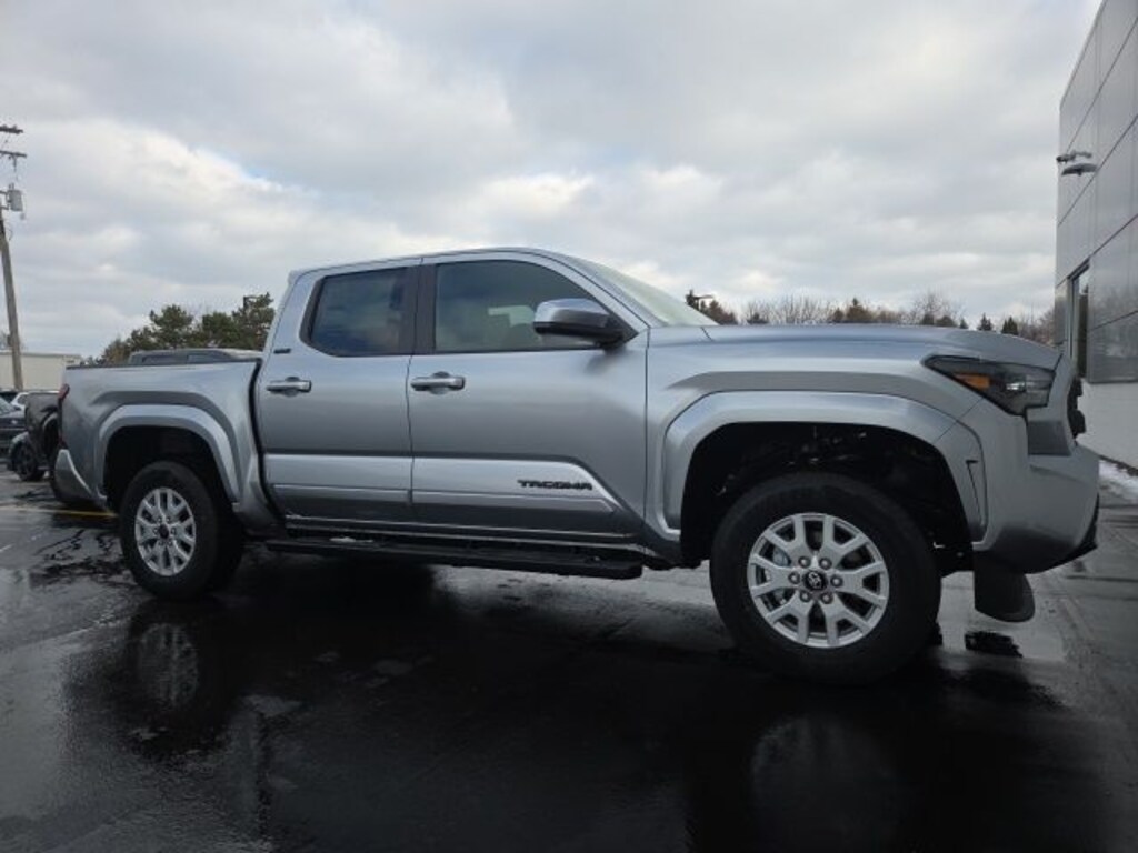 Used 2025 Toyota Tacoma SR5 Truck
