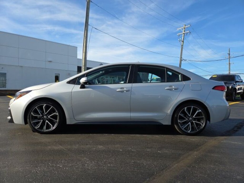 Used 2022 Toyota Corolla SE Sedan