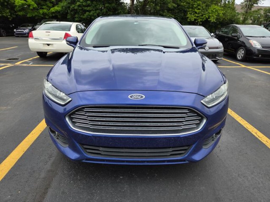 Used 2016 Ford Fusion SE Sedan