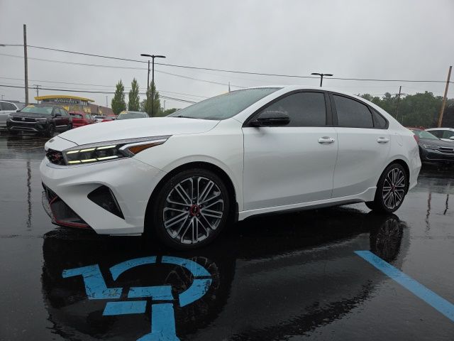 2022 Kia Forte GT photo 2