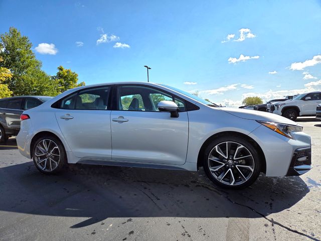 2022 Toyota Corolla SE photo 3