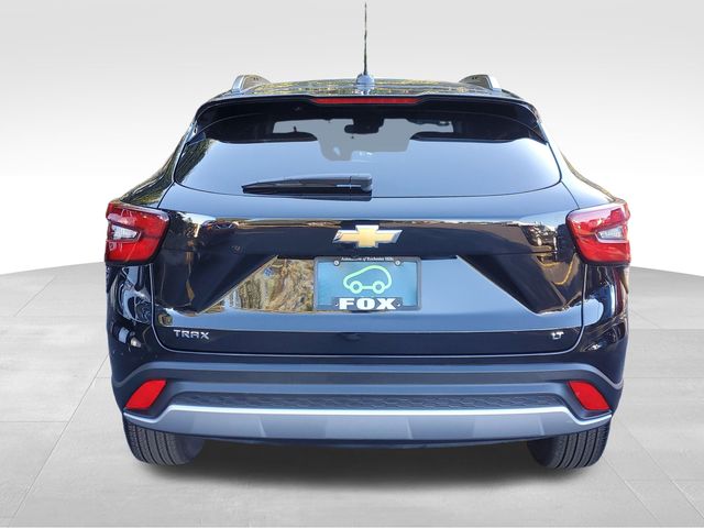 2025 Chevrolet Trax LT photo 4
