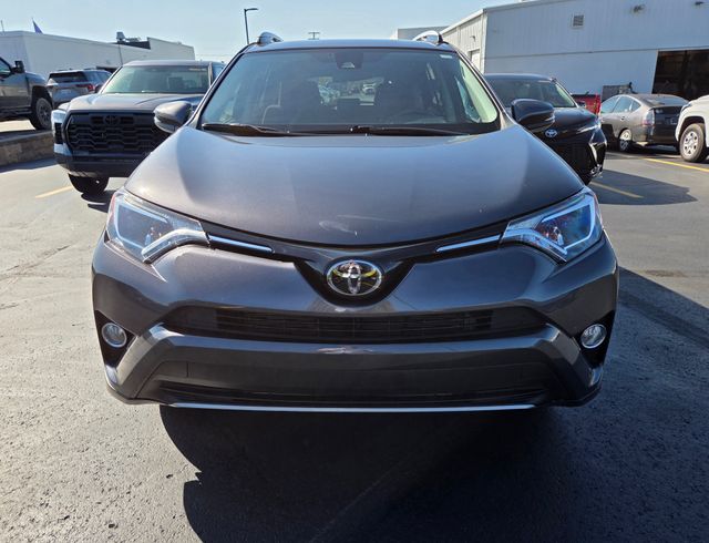 2018 Toyota RAV4 XLE photo 2