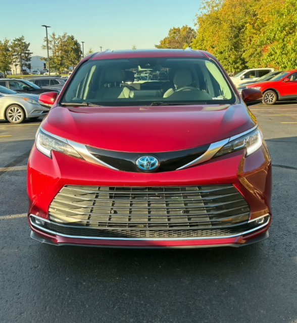 Used 2024 Toyota Sienna Limited Minivan/Van