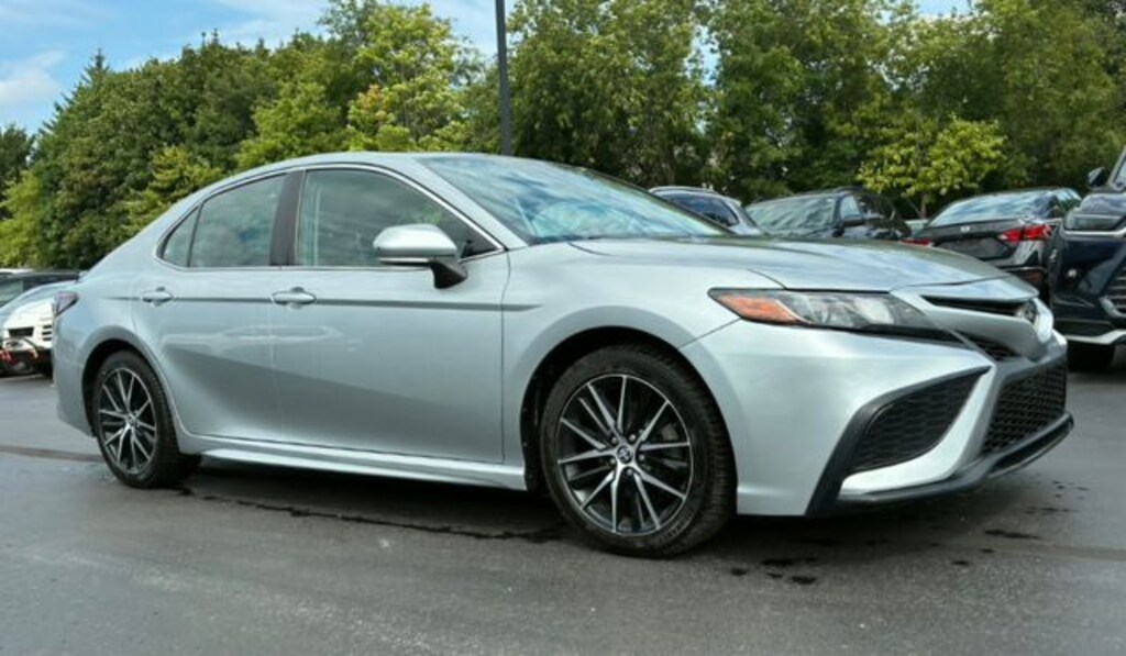 Used 2022 Toyota Camry SE Sedan