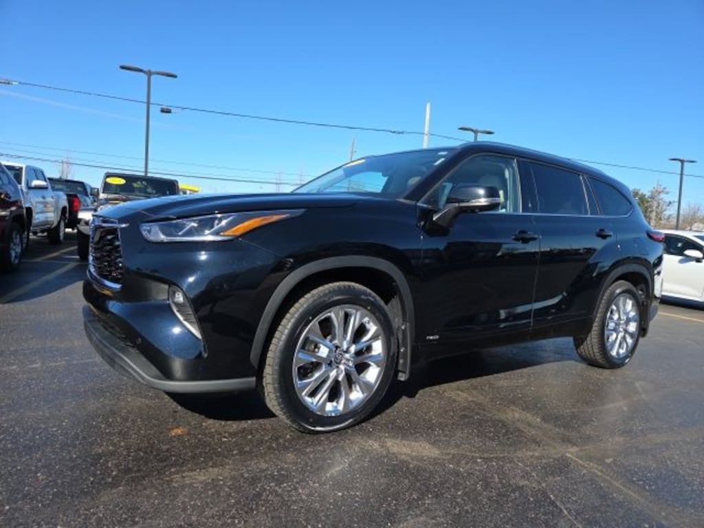 Used 2023 Toyota Highlander Hybrid Limited SUV