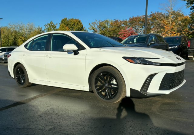 Used 2026 Toyota Camry SE Sedan