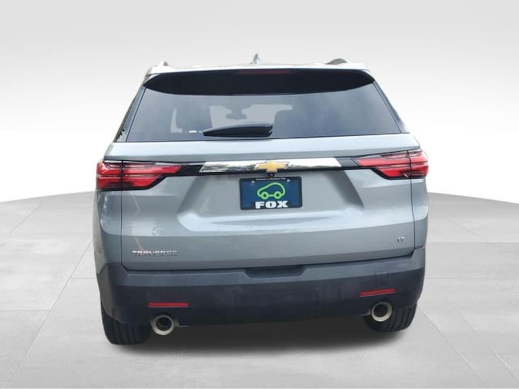 Used 2023 Chevrolet Traverse LT SUV