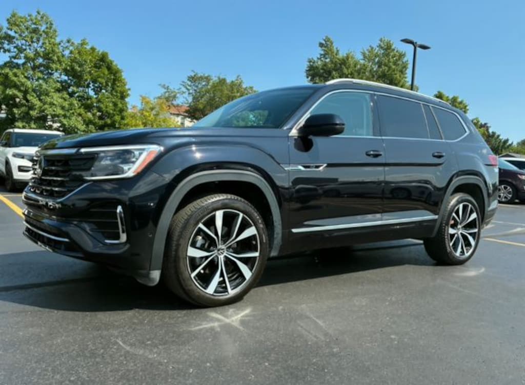 Used 2024 Volkswagen Atlas 2.0T SEL Premium R-Line SUV