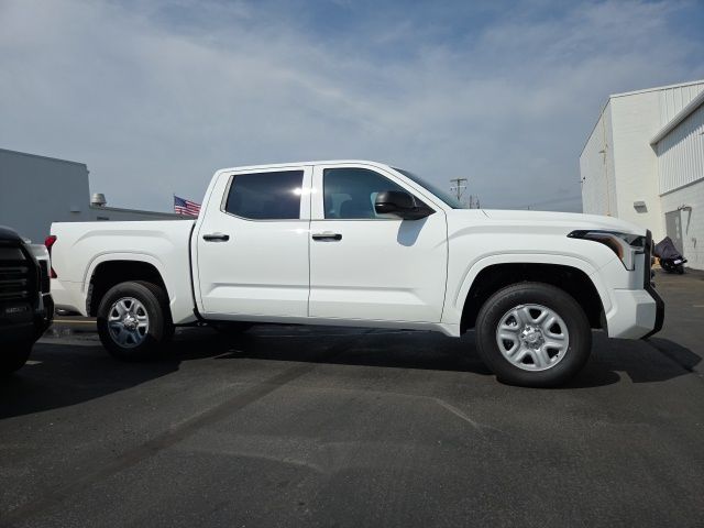 2024 Toyota Tundra SR photo 3