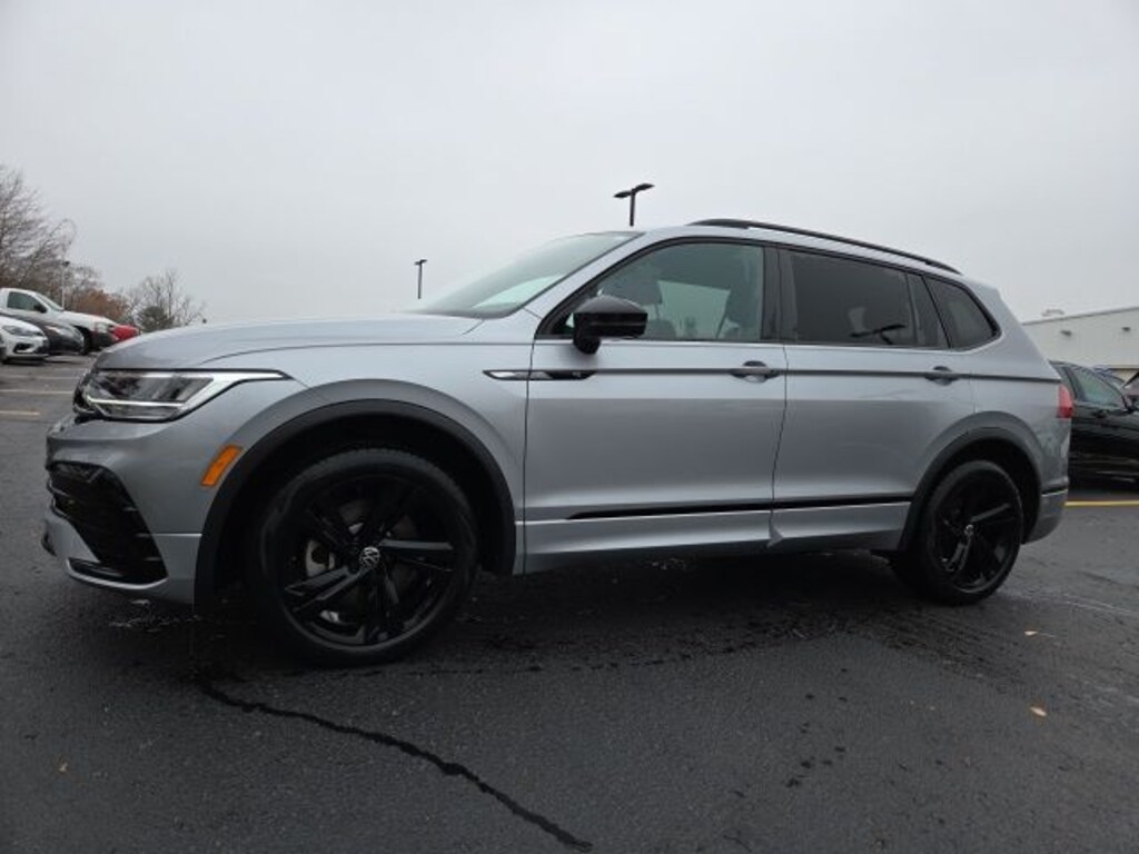 Used 2023 Volkswagen Tiguan 2.0T SE R-Line Black SUV