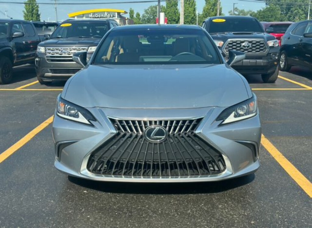 Used 2023 Lexus ES 350 Sedan