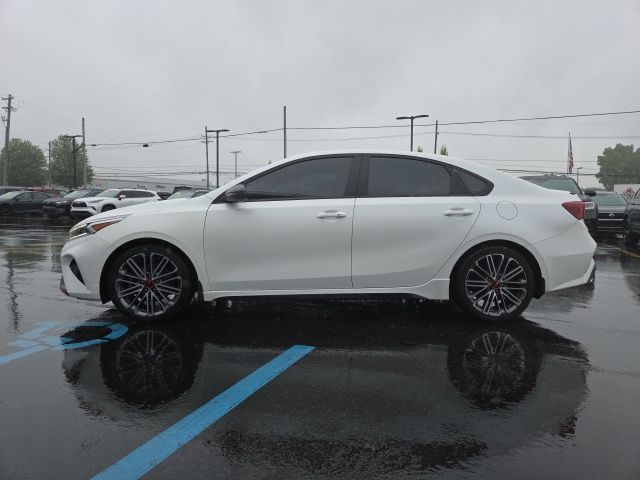 2022 Kia Forte GT photo 3