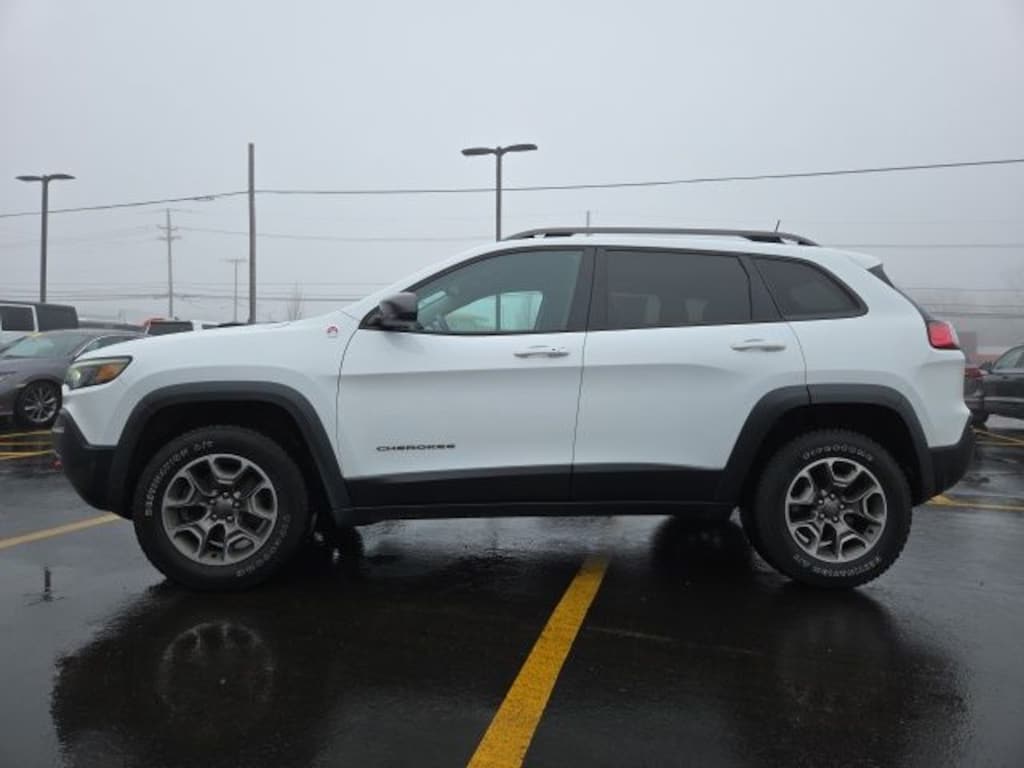 Used 2020 Jeep Cherokee Trailhawk SUV