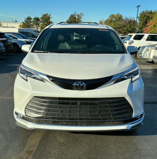 Used 2026 Toyota Sienna Platinum Minivan/Van