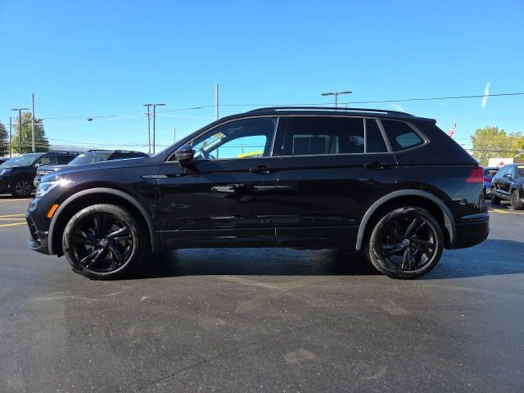 Used 2023 Volkswagen Tiguan 2.0T SE R-Line Black SUV