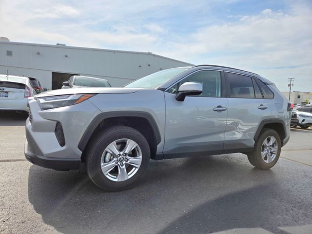 Used 2022 Toyota RAV4 XLE SUV
