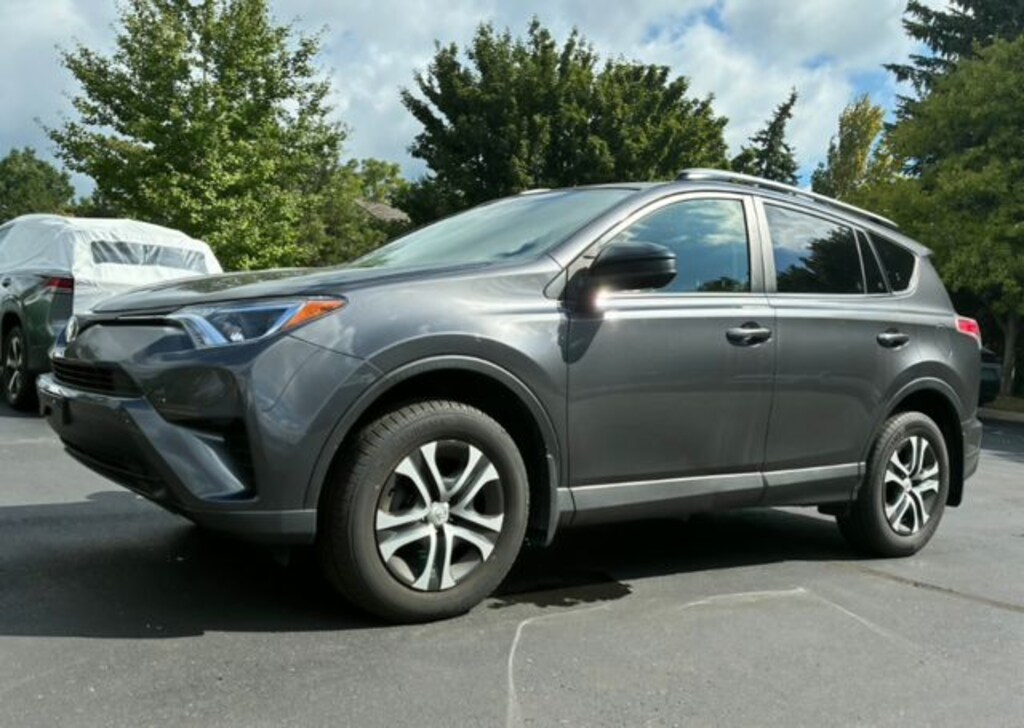 Used 2017 Toyota RAV4 LE SUV