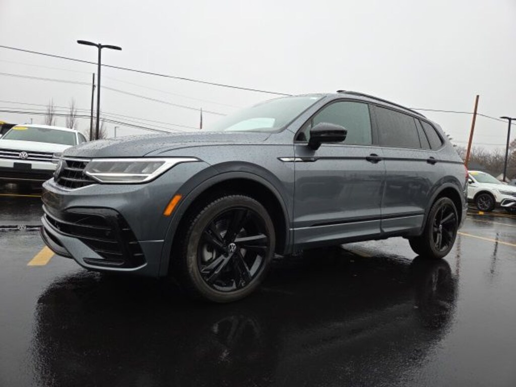 Certified 2023 Volkswagen Tiguan 2.0T SE R-Line Black SUV